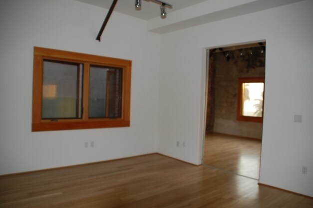 More Photos Of 8 Brooks Ave, Venice Apartments For Lease
