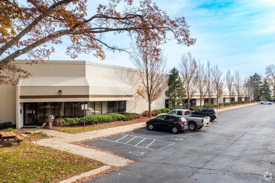 More Photos Of 21455 Melrose Ave, Southfield Unknown For Lease