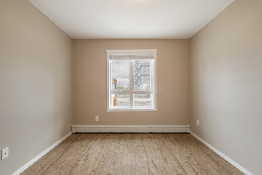 More Photos Of 1070 Noëlla Leclair Way, Ottawa Apartments For Lease