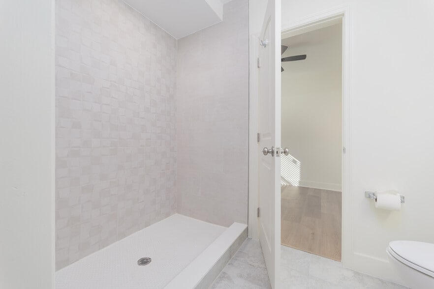 More Photos Of 1628 Walnut St, Jacksonville Multifamily For Sale