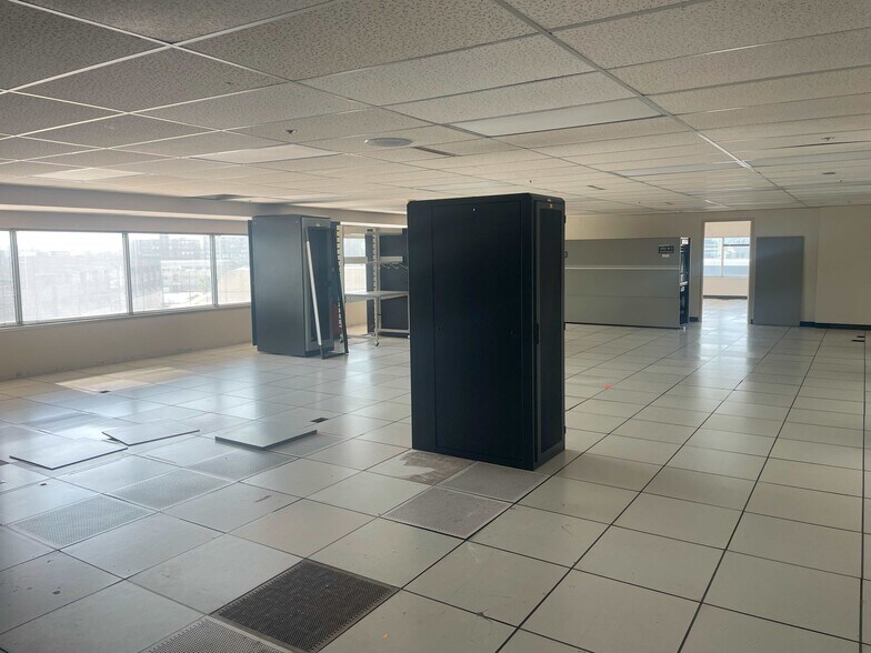 More Photos Of 425 2nd St SE, Cedar Rapids Office For Sale