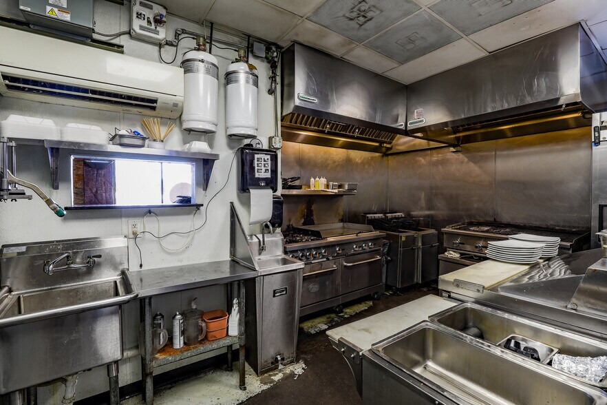 More Photos Of 119 N Main St, Jacksboro Hospitality For Sale