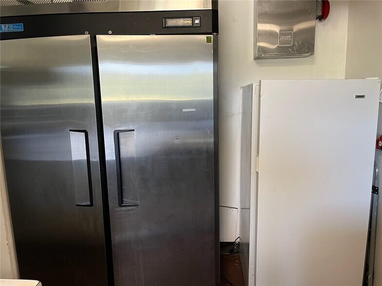 More Photos Of 20674 S Highway 59, Evansville Restaurant For Sale
