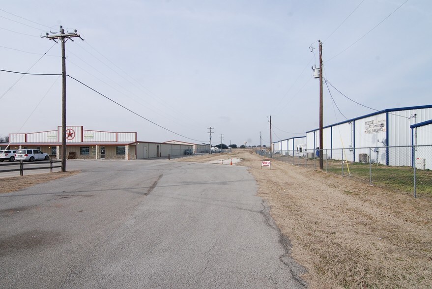 More Photos Of 1312 Weatherford Hwy, Granbury Land For Sale