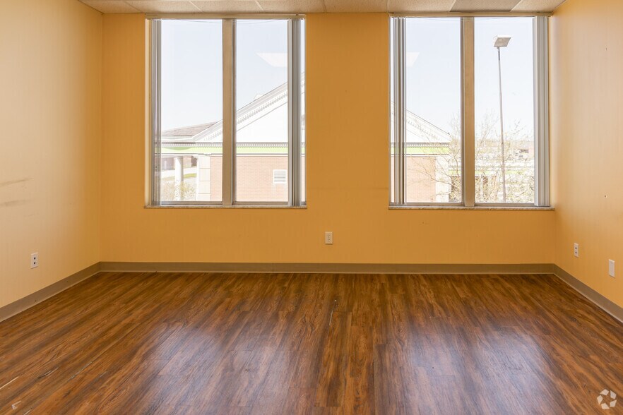 More Photos Of 347 Midway Blvd, Elyria Office For Lease