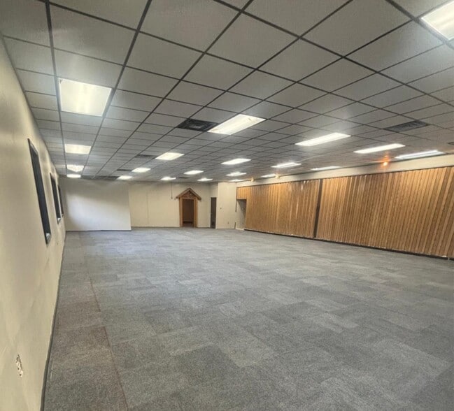 More Photos Of 1150 E Linn St, Canton Hotel For Sale