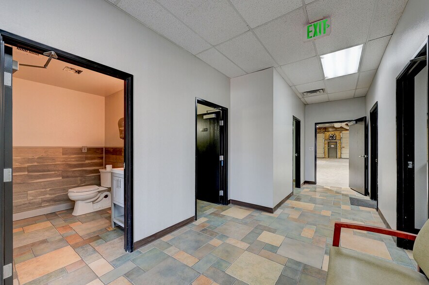 More Photos Of 2951 Westwood Dr, Las Vegas Distribution For Lease