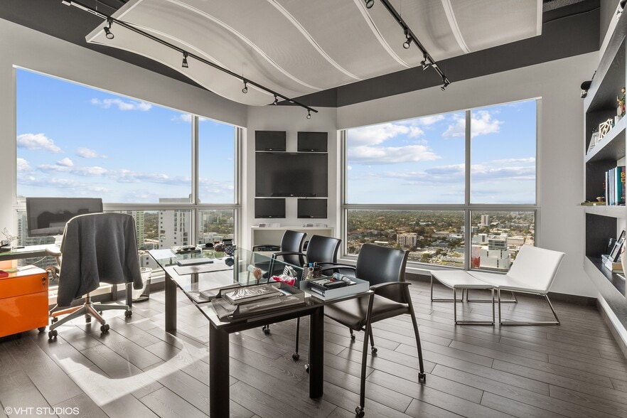 More Photos Of 175 SW 7th St, Miami Medical For Sale