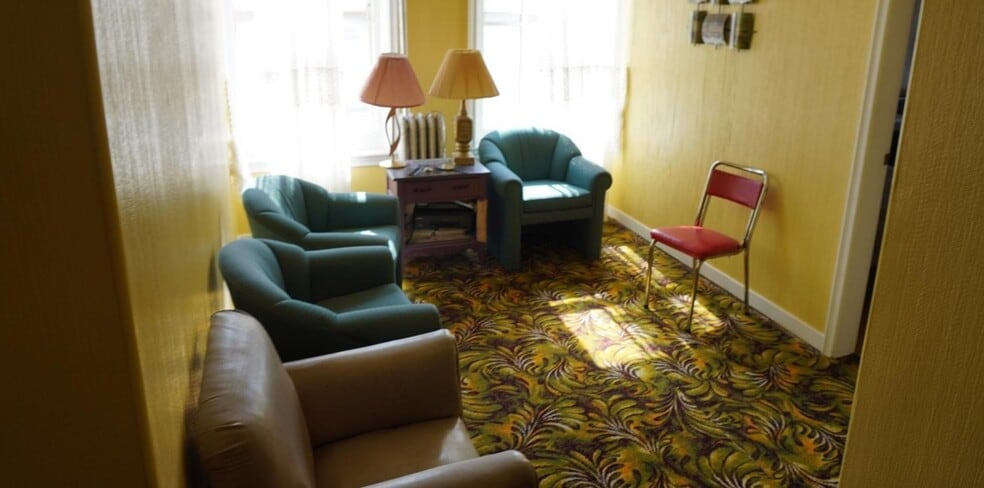 More Photos Of 111 Sherbrooke St, Wolseley Hotel For Sale