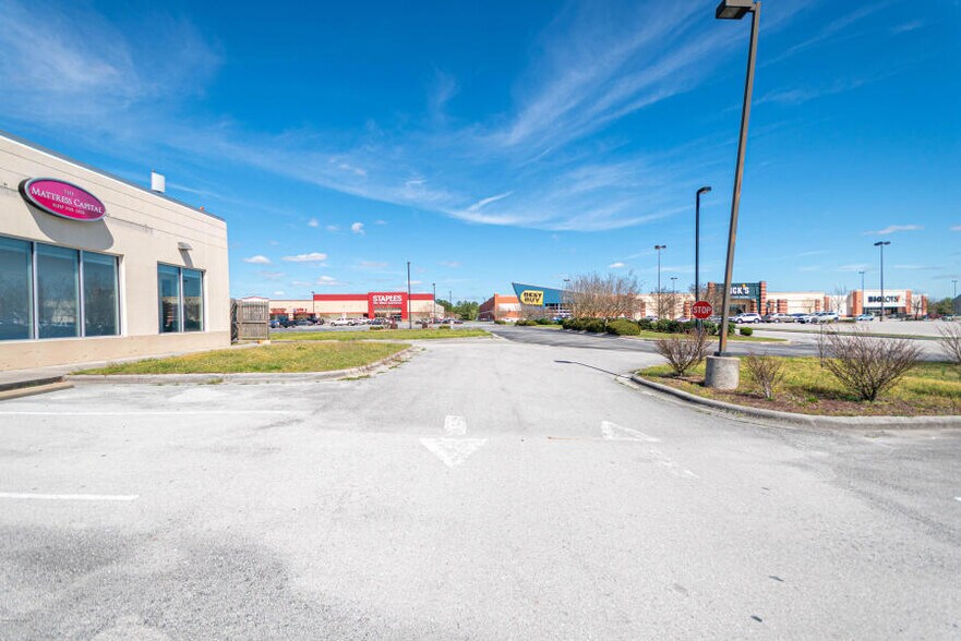 1122 Western Blvd, Jacksonville, NC 28546 Retail For Lease