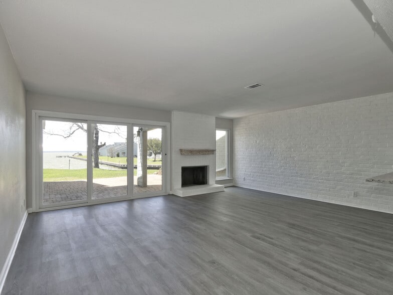 More Photos Of 100 Edgewater Dr, Livingston Apartments For Sale