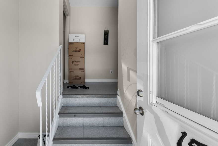 More Photos Of 29 Laren St, Wahnapitae Apartments For Sale