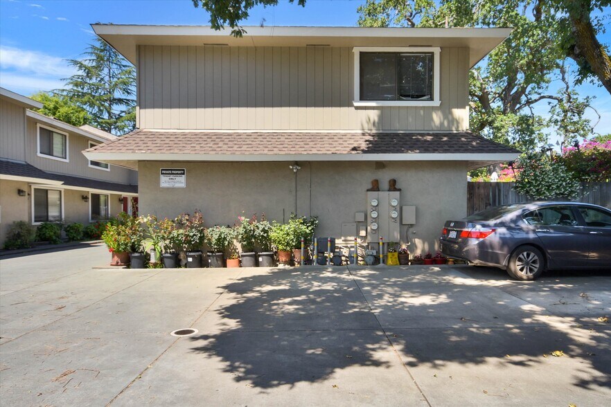 More Photos Of 1052 7th St, Novato Multifamily For Sale