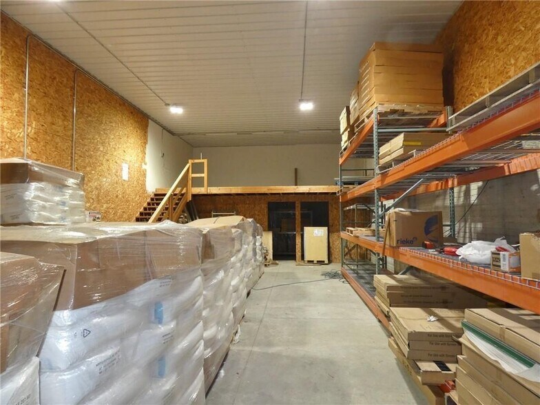 More Photos Of 2280 Graceland Rd, Pella Industrial For Sale