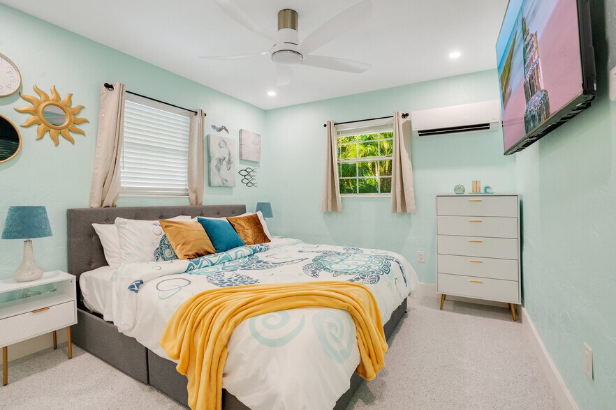 More Photos Of 571 Saint Judes Dr, Longboat Key Apartments For Sale