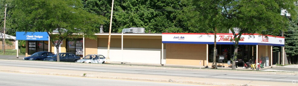 More Photos Of 1239 S Military Ave, Green Bay Unknown For Lease