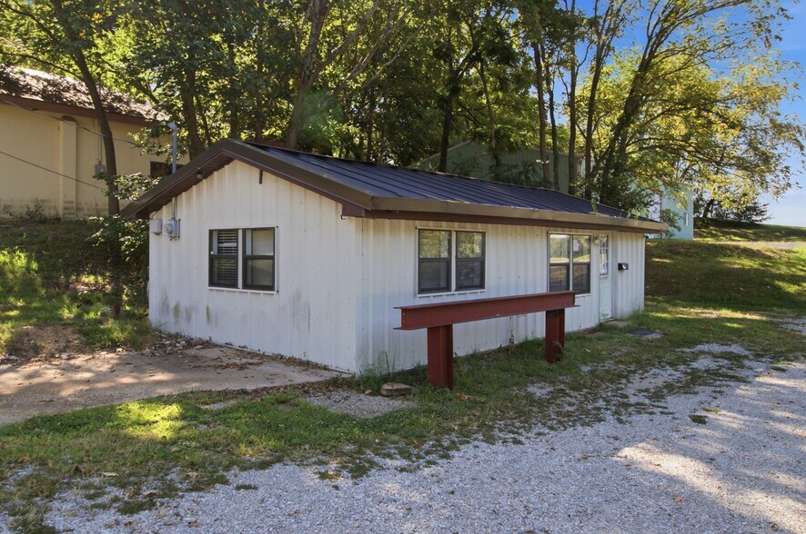 More Photos Of 902 S Hill St, West Plains Office For Sale
