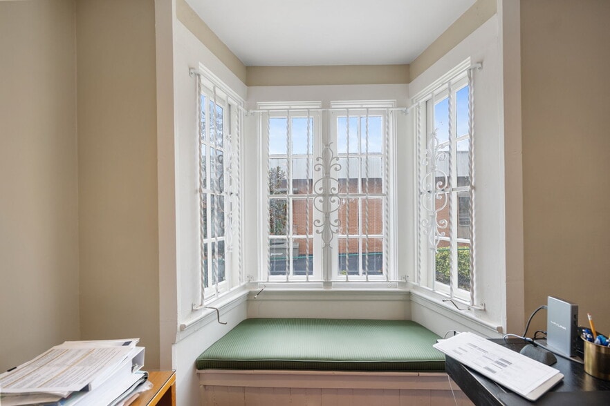 More Photos Of 339 S Ridgewood Ave, Daytona Beach Office Residential For Sale