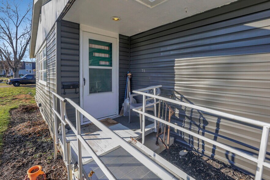 More Photos Of 12-35 Grove Ct, Marysville Apartments For Sale