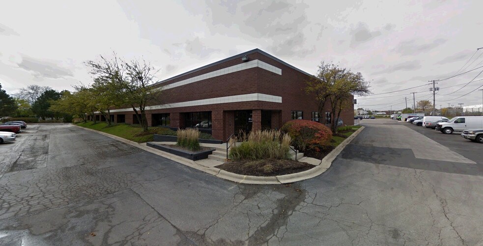 More Photos Of 960 Industrial Dr, Elmhurst Manufacturing For Lease