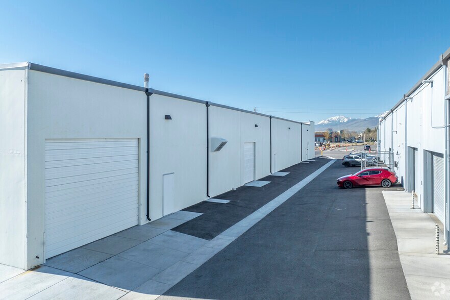 More Photos Of 2609-2615 Mill St, Reno Warehouse For Lease