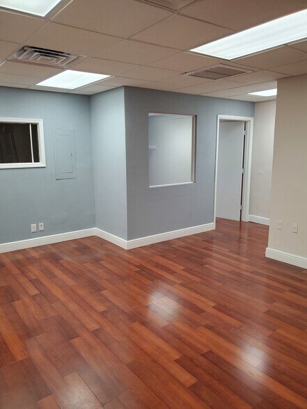 More Photos Of 7330-7350 NW 5th St, Plantation Medical For Sale