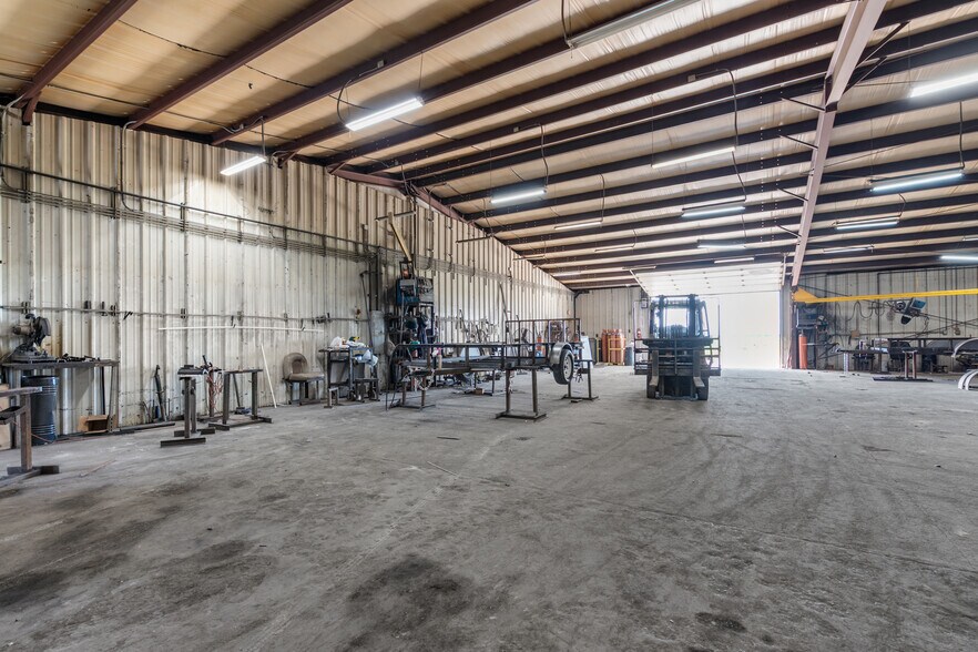 More Photos Of 2946 State Highway V, Matthews Warehouse For Sale