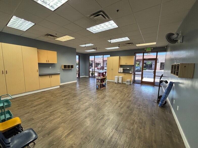 More Photos Of 1830 S Alma School Rd, Mesa Medical For Sale