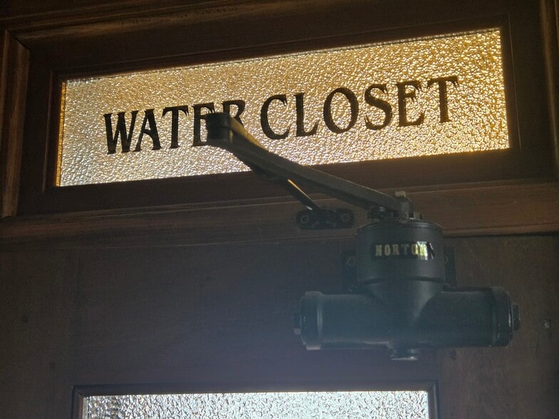 More Photos Of 815-817 Rosedale Dr, New Orleans Office For Sale