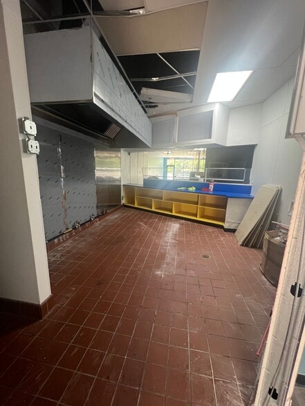 More Photos Of 660 Indian Trail Rd, Lilburn Unknown For Lease