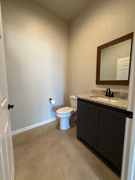 More Photos Of 2495 FM 1189, Brock Flex For Lease