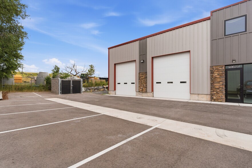 More Photos Of 1938 W 3350 S, Roy Manufacturing For Lease