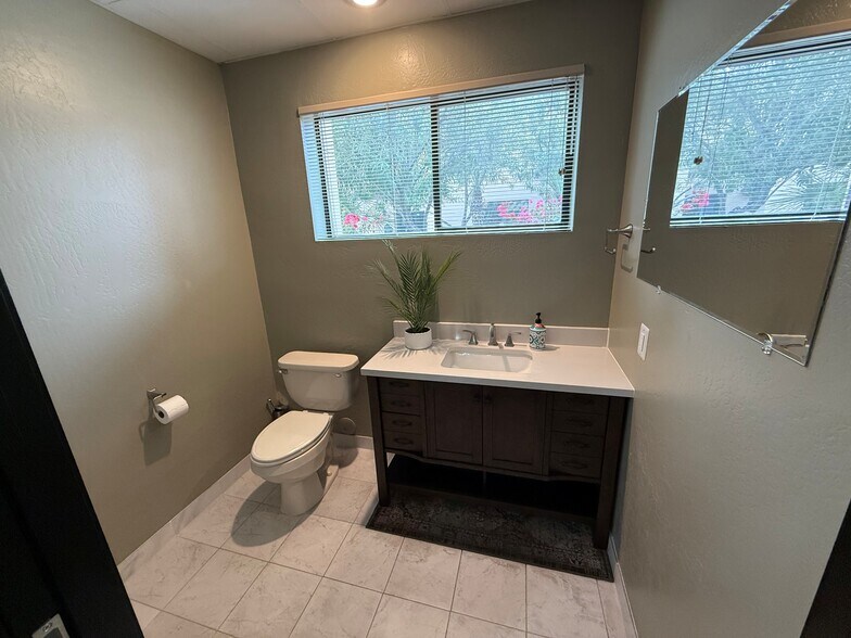 More Photos Of 36800 N Sidewinder Rd, Carefree Medical For Sale