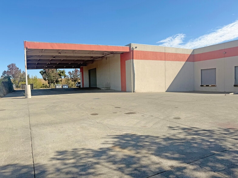 More Photos Of 5621 Skylane Blvd, Santa Rosa Warehouse For Lease