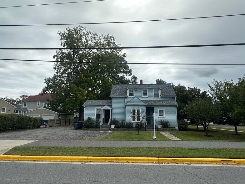 More Photos Of 7501 Rhode Island Ave, College Park Office For Sale