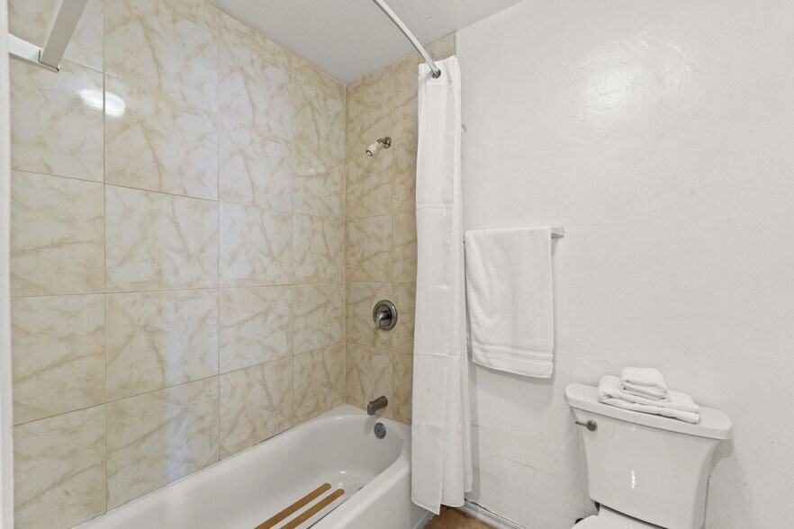 More Photos Of 1736 Santa Rosa Ave, Santa Rosa Hotel For Sale