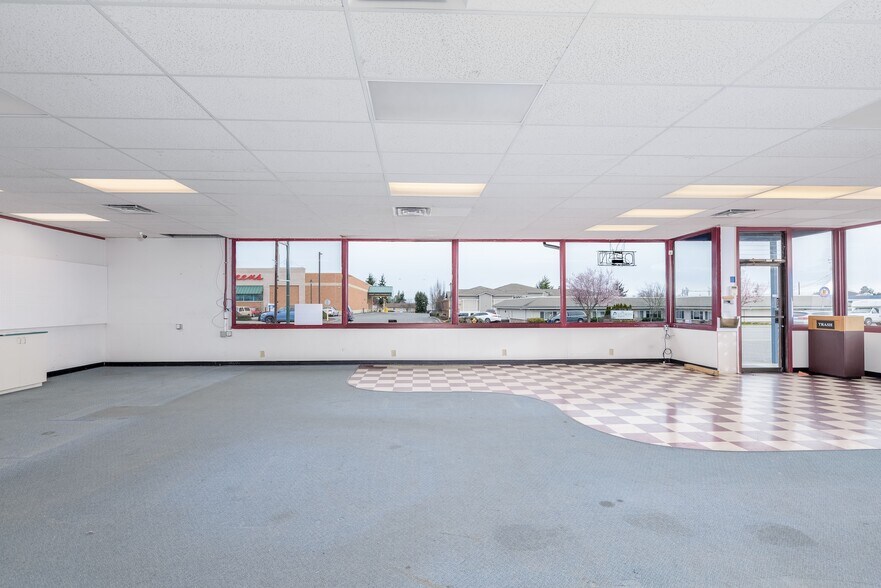 More Photos Of 445 W Washington St, Sequim Freestanding For Lease