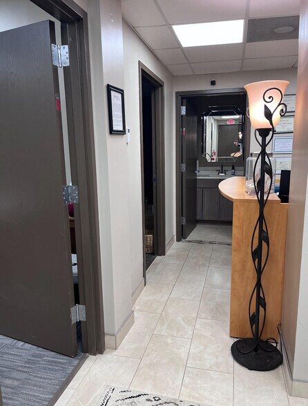 More Photos Of 6839-6855 Spring Valley Dr, Holland Medical For Lease