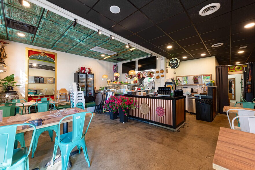 More Photos Of 136-138 Dayton St, Yellow Springs Storefront For Sale