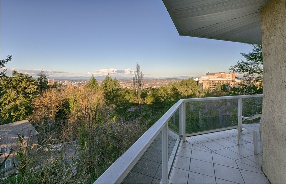 More Photos Of 3020-3024 SW 12th Ave, Portland Apartments For Sale