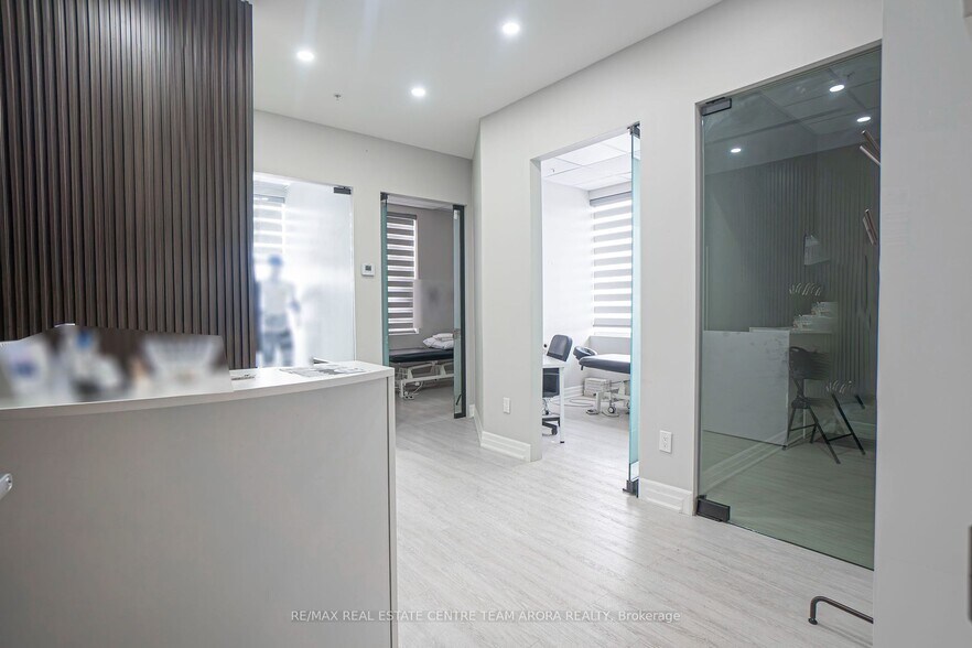 More Photos Of 268 Derry Rd W, Mississauga Office For Sale