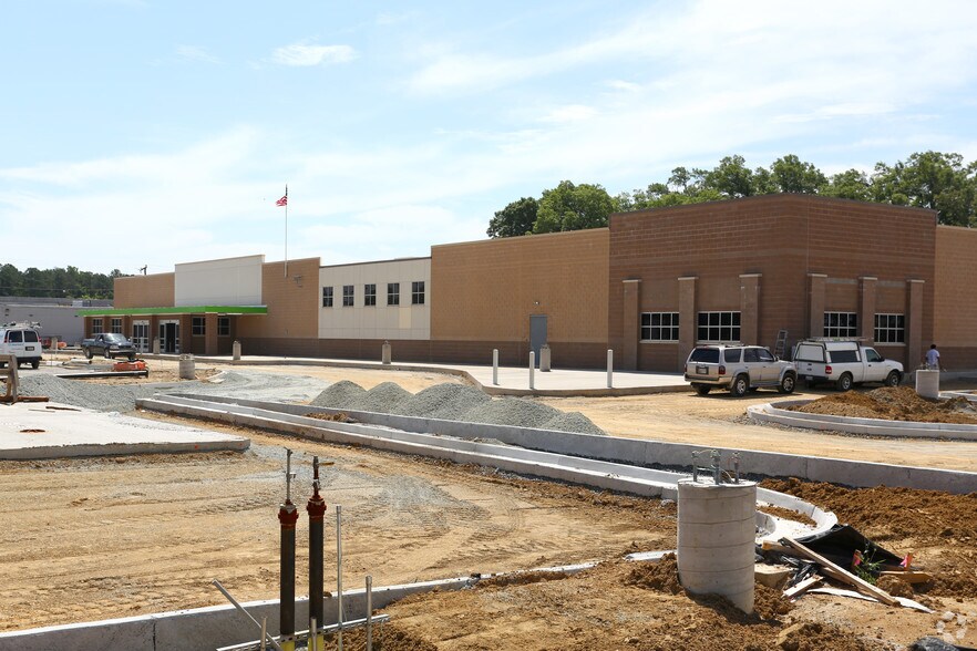 More Photos Of 5221 Brook Rd, Richmond General Retail For Sale