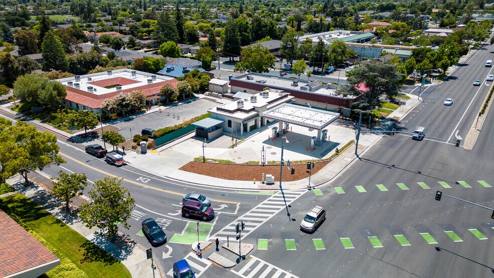 More Photos Of 10490 S De Anza Blvd, Cupertino Convenience Store For Sale