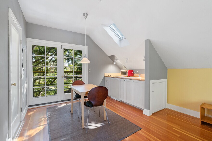 More Photos Of 603 Mission St, Santa Cruz Office For Sale