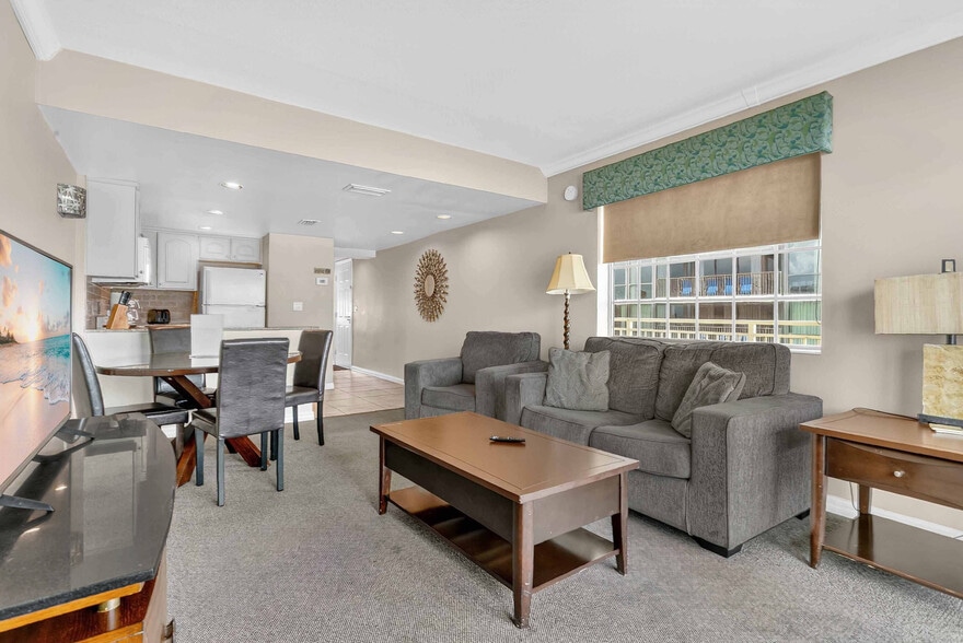 More Photos Of 1014 N Atlantic Ave, Daytona Beach Hotel For Sale