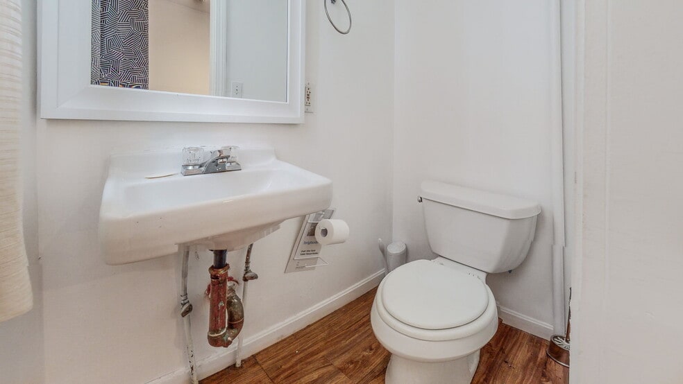 More Photos Of 201 B Highland ave, Somerville General Retail For Lease