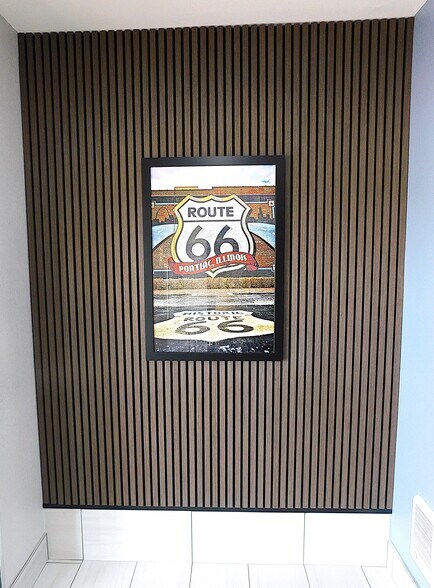 More Photos Of 1823 W Reynolds St, Pontiac Hotel For Sale