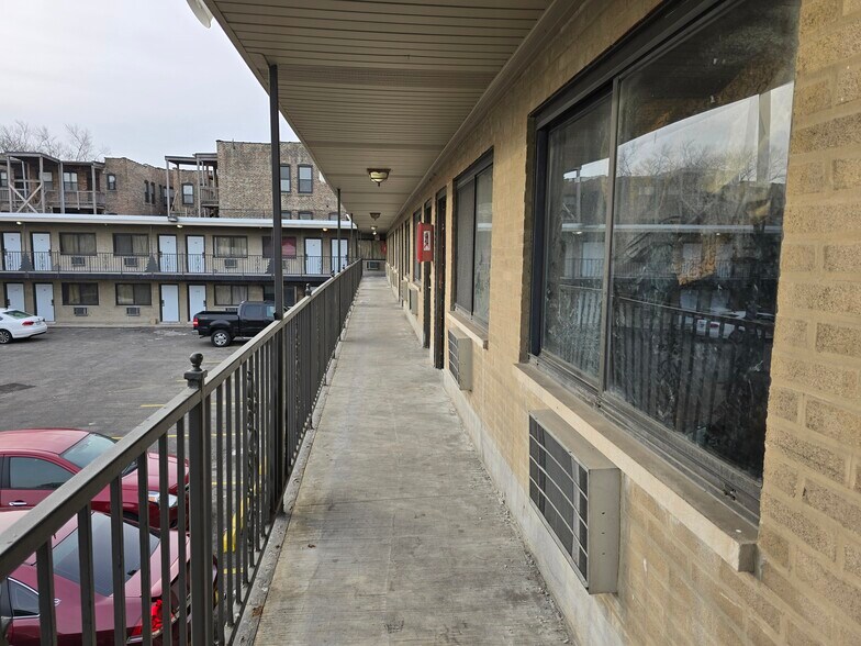 More Photos Of 6535 S King Dr, Chicago Hotel For Sale