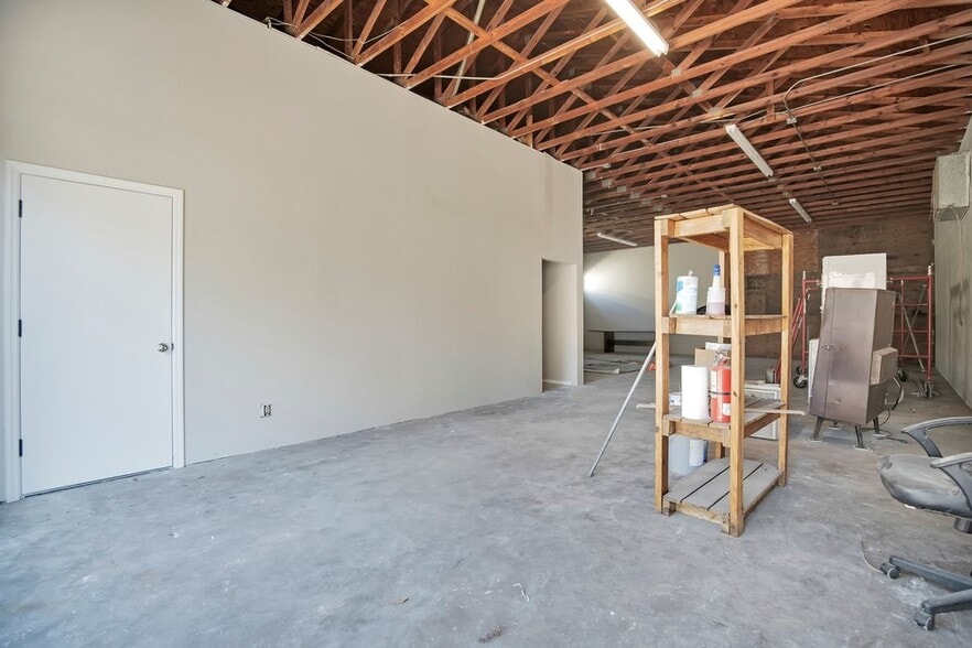 More Photos Of 327 Marion St, Daytona Beach Warehouse For Sale