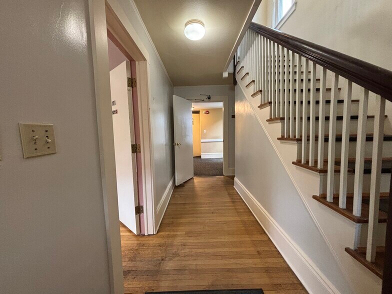 More Photos Of 60 Cottage St, Great Barrington Office For Sale